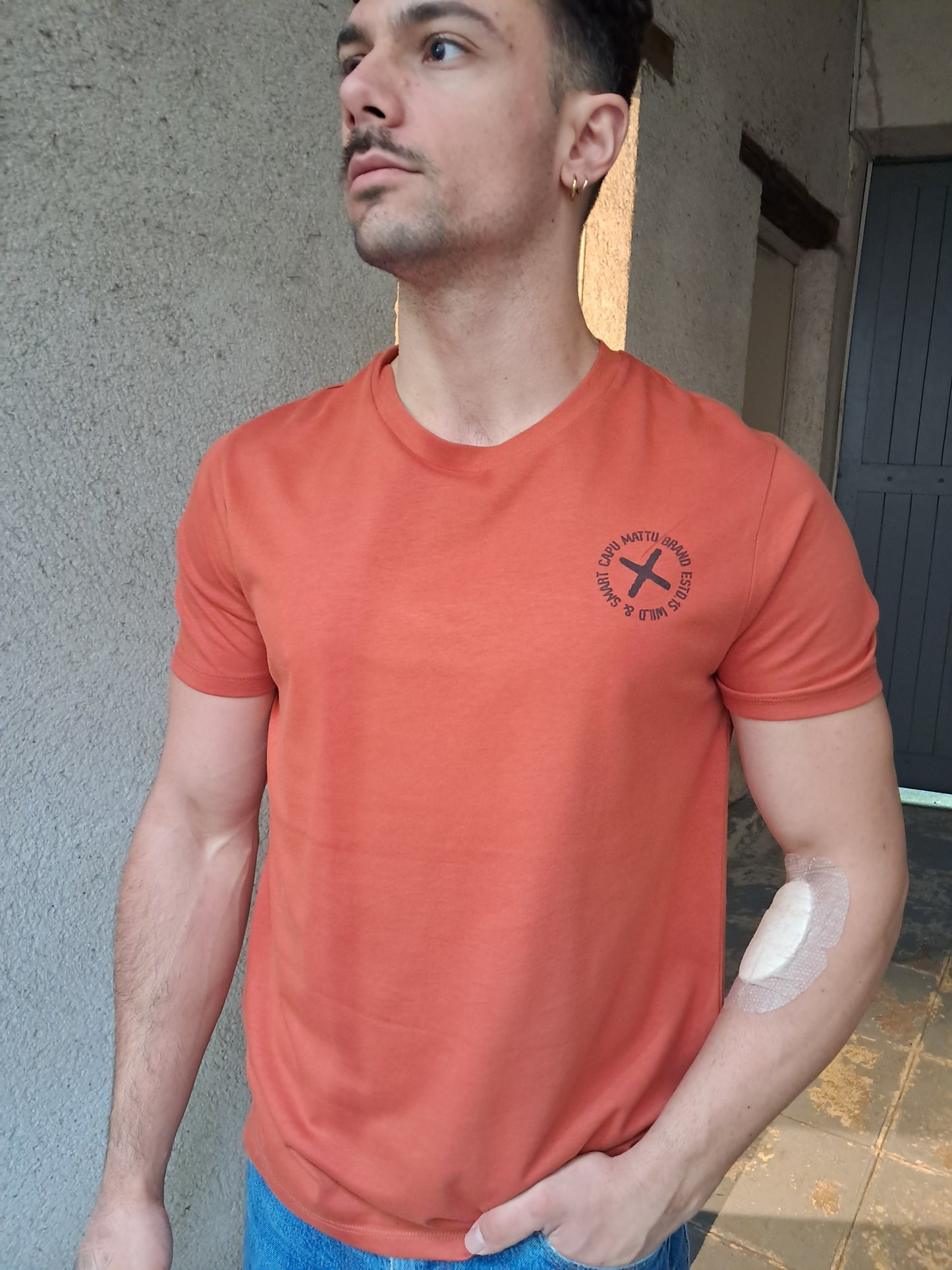 T-shirt Saddle Bronc brique