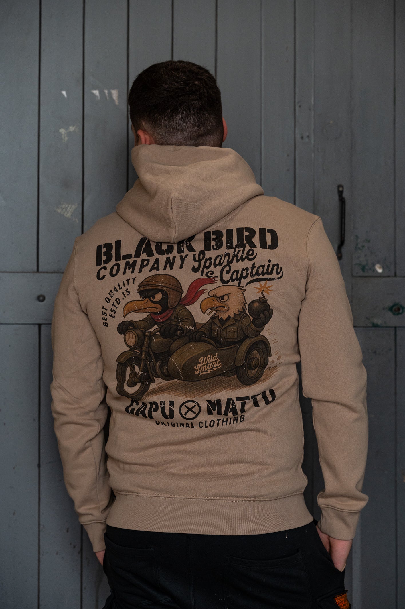 Sweatshirt « Black Bird Company – Sparkle & Captain » Desert