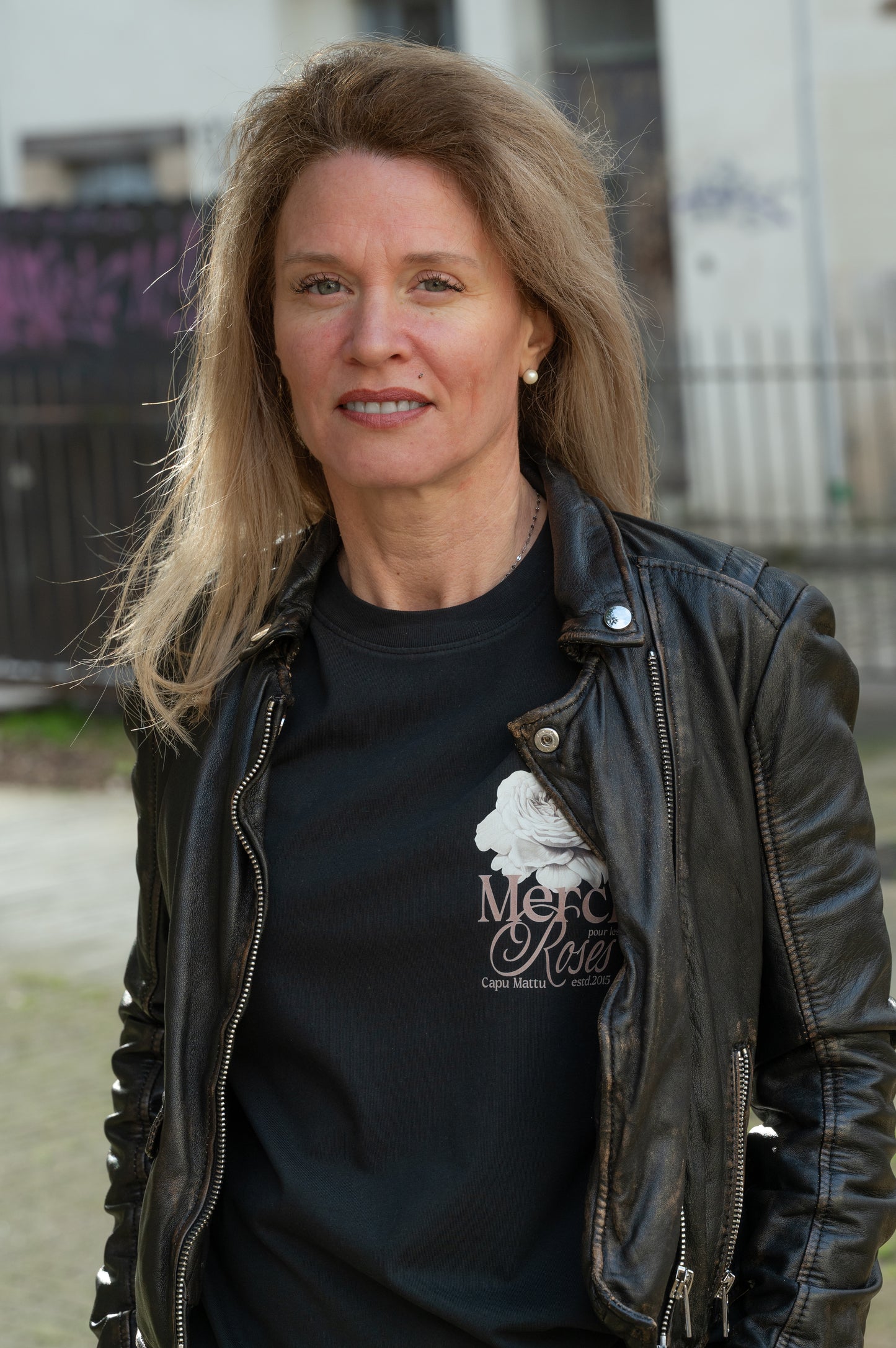 Tee-shirt ROMANTIC black